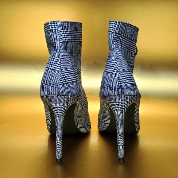 Qupid Plaid Stiletto Zip-up Booties - Picture 4 of 7